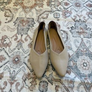 Elegant Beige Women's Flats
